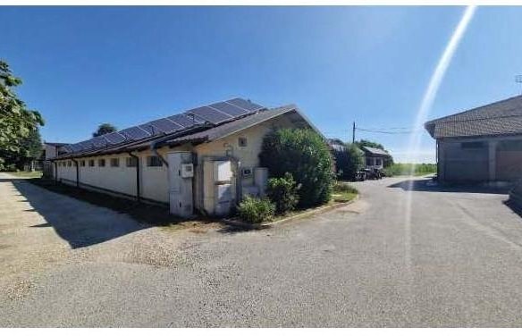 Struttura per uso commerciale in vendita – €. 153.000,00 – rif. 4579895