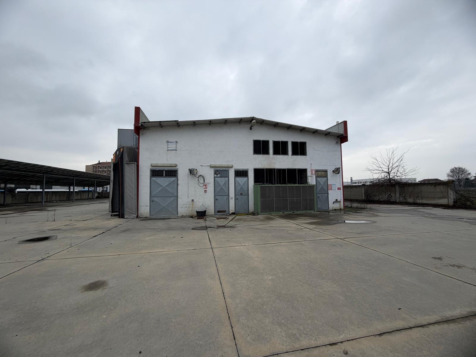1418561_bmxmq.jpeg Struttura per uso commerciale in vendita – €. 375.000,00 – rif. 4567600