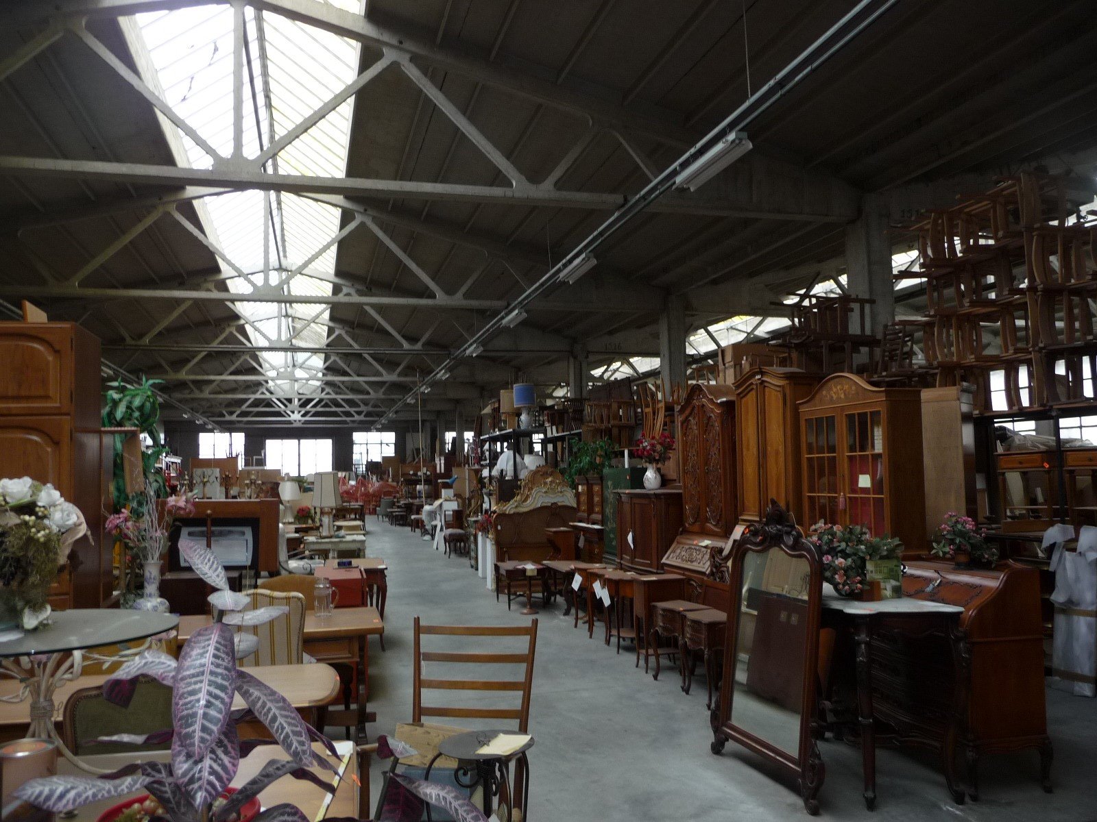 1423848_m0gys Struttura per uso commerciale in vendita – €. 900.000,00 – rif. 4602908