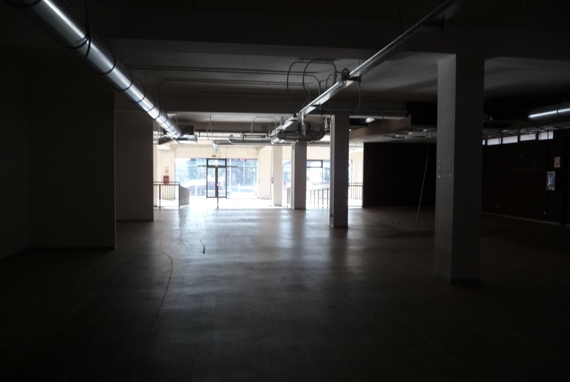 Struttura per uso commerciale in vendita – €. 800.000,00 – rif. 4602950
