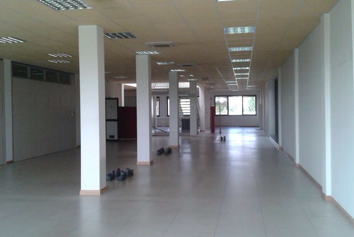 Struttura per uso commerciale in vendita – €. 1.950.000,00 – rif. 4608728