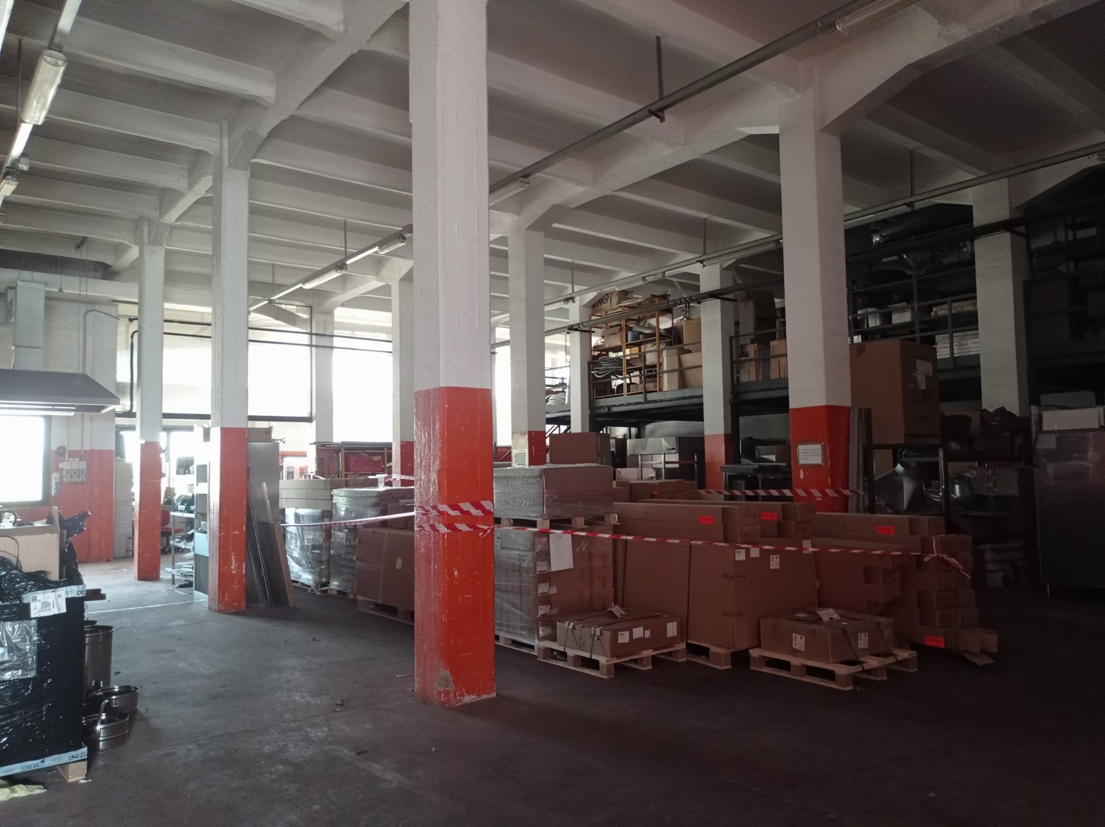 1429308_hc5zo Struttura per uso commerciale in vendita – €. 1.950.000,00 – rif. 4608728