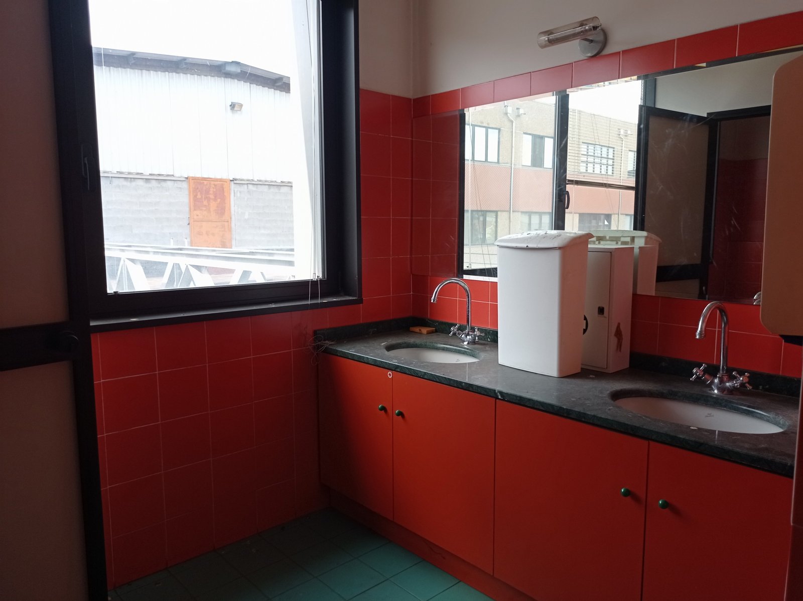 1429308_l6ee9 Struttura per uso commerciale in vendita – €. 1.950.000,00 – rif. 4608728