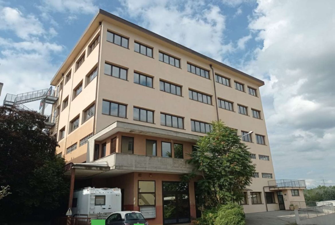 Struttura per uso commerciale in vendita – €. 1.950.000,00 – rif. 4608728