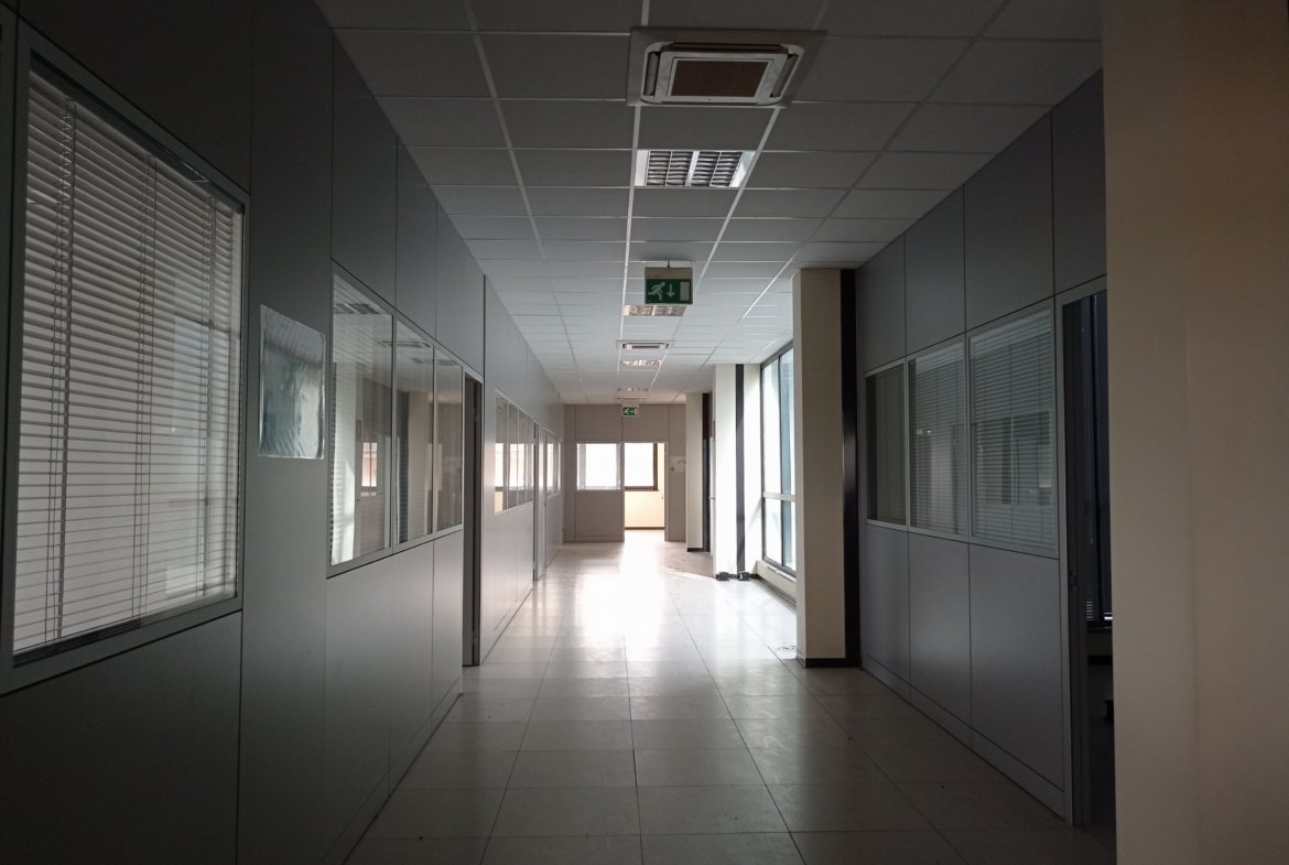 Struttura per uso commerciale in vendita – €. 1.950.000,00 – rif. 4608728