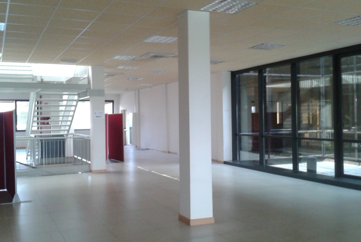 Struttura per uso commerciale in vendita – €. 1.950.000,00 – rif. 4608728