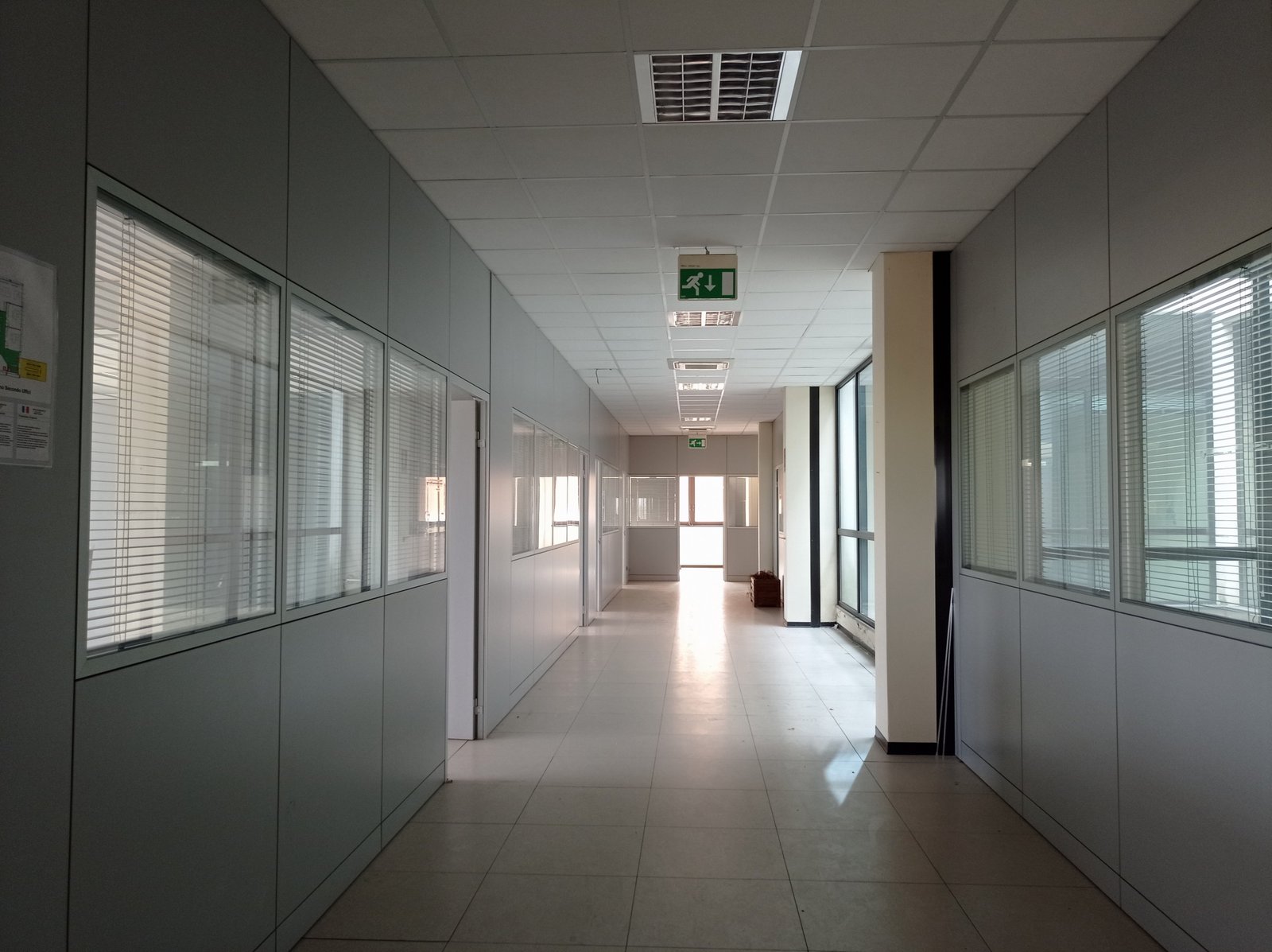 1429308_zvjxc Struttura per uso commerciale in vendita – €. 1.950.000,00 – rif. 4608728