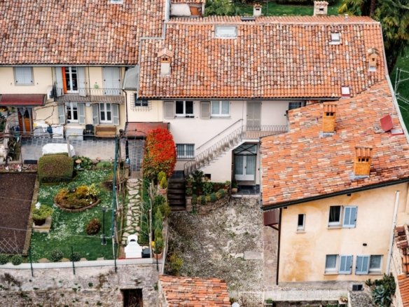 Porzione di casa in vendita – €. 21.328,00 – rif. 4594493