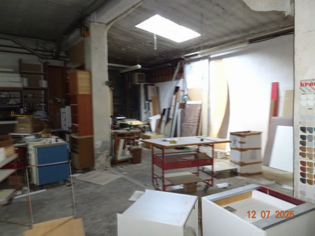 Struttura per uso commerciale in vendita – €. 125.000,00 – rif. 45030