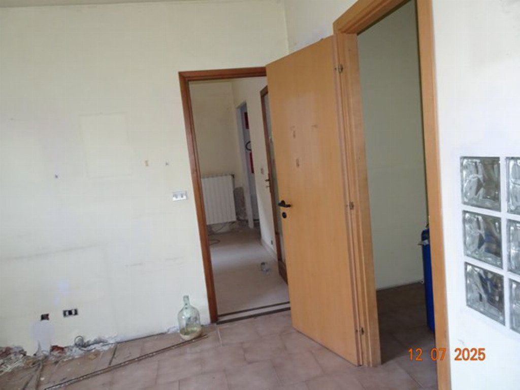 Struttura per uso commerciale in vendita – €. 125.000,00 – rif. 45030